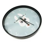 Orologio da parete analogico con dente