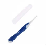 Scovolino interdentale con coperchio